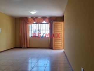 Foto 8 de Se alquila amplio y cómodo departamento en una zona muy tranquila y segura, en segundo piso con 03 habitaciones y dos baños, sala  y comedor con buena