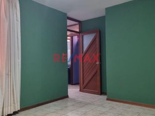 Foto 9 de Se alquila amplio y cómodo departamento en una zona muy tranquila y segura, en segundo piso con 03 habitaciones y dos baños, sala  y comedor con buena