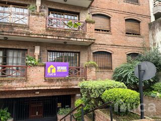 Departamento de tres dormitorios cochera y toilette en venta en Martínez