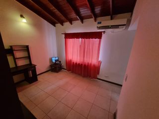Casa en venta - 3 Dormitorios 4 Baños - Cochera - 236Mts2 - Escobar