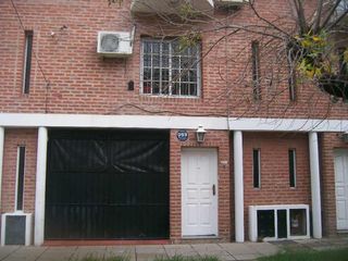 Foto 2 de Triplex en venta en Lanus Oeste