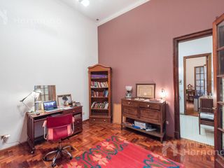 Venta Casa Flores, 4 Dormitorios, con Jardín, Cochera