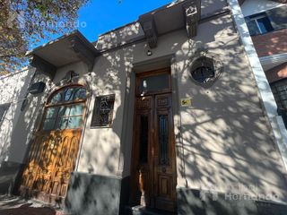 Venta Casa Flores, 4 Dormitorios, con Jardín, Cochera