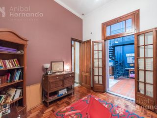 Venta Casa Flores, 4 Dormitorios, con Jardín, Cochera