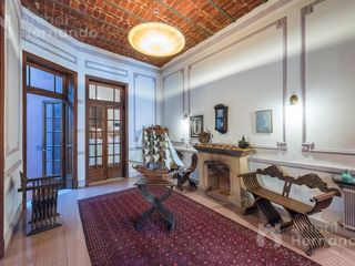 Venta Casa Flores, 4 Dormitorios, con Jardín, Cochera