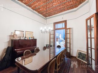 Venta Casa Flores, 4 Dormitorios, con Jardín, Cochera