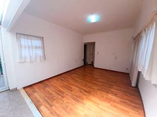 Casa en venta - 4 Dormitorios 3 Baños - Cocheras - 191Mts2 - Mar del Plata