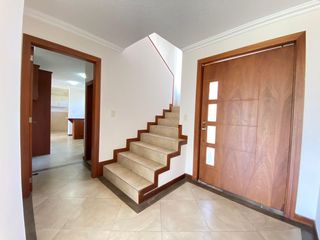 Cumbayá, Casa en Venta, 381,21m2, 3 habitaciones master.