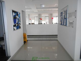 Foto 6 de oficina en venta en pent-house centro comercial combeima piso 9. Cod V10127