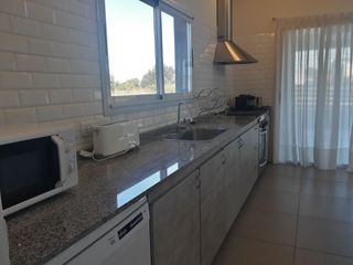ALQUILER COSTA ESMERALDA SECTOR DEPORTIVO LOTE 98