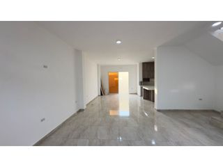 Foto 4 de CASA AMPLIA A ESTRENAR EN LAS ORQUDEAS, MANTA
