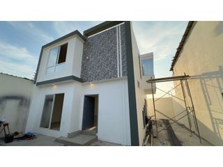 Foto 1 de CASA AMPLIA A ESTRENAR EN LAS ORQUDEAS, MANTA