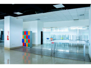 Foto 4 de Ciudad del Sol, local- oficina comercial Trade Building 394 m2