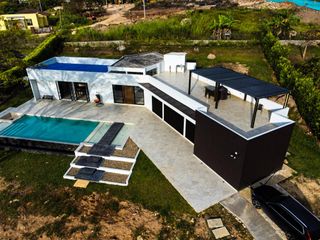CASA CAMPESTRE en ARRIENDO/VENTA en La Mesa Condominio Miralomas de holanda