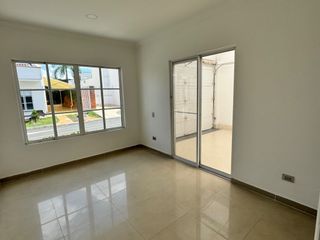 Foto 6 de casa en venta en ciudad jardín. Cod V16876