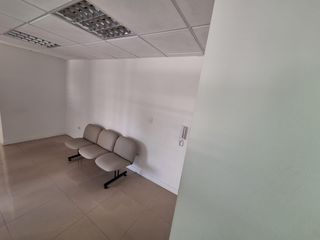 La Coruña, Oficina en renta, 220 m2, 8 ambientes, 4 baños, 4 parqueaderos