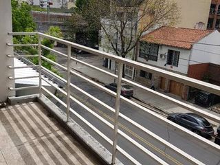Divino Duplex con Balcon y Terraza - Toilette - Cochera fija y cubierta