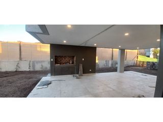 Alquiler casa a Estrenar Barrio Privado Mendoza Norte