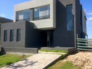 Foto 1 de Casa en venta en Castaños