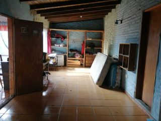 Casa en alquiler - 3 dormitorios  2 baños - 800mts2 - Lisandro Olmos Etcheverry, La Plata