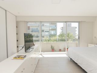 Departamento triplex muy luminoso con cuatro cocheras y parrilla privada - Quilmes