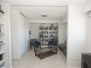 Departamento triplex muy luminoso con cuatro cocheras y parrilla privada - Quilmes