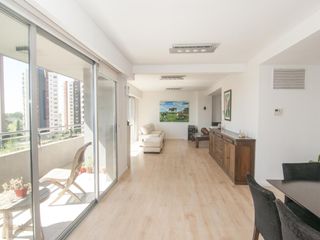 Departamento triplex muy luminoso con cuatro cocheras y parrilla privada - Quilmes