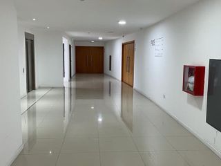Oficina premium 192 m2 con 2 cocheras - Puerto Norte