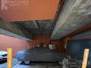 Cómoda cochera cubierta  en Barracas