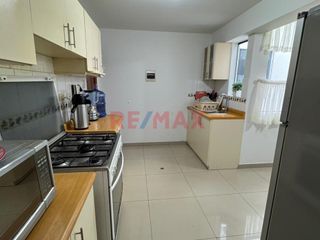 Foto 4 de Alquiler de amplio Departamento Duplex de 4 habitaciones (sin amoblar)
Ubicado en Urb. San Andrés, Calle Martínez de Compañon, a 2 cuadras de la Univ