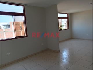 Foto 4 de ‼️ALQUILER DEPARTAMENTO 3ER PISO  CON COCHERA EN URB LAS ORQUIDEAS CERCA DE MACRO Y PRECIO UNO‼️

Iluminado Departamento Familiar listo para Mudarte