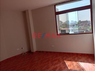 Foto 15 de ‼️ALQUILER DEPARTAMENTO 3ER PISO  CON COCHERA EN URB LAS ORQUIDEAS CERCA DE MACRO Y PRECIO UNO‼️

Iluminado Departamento Familiar listo para Mudarte