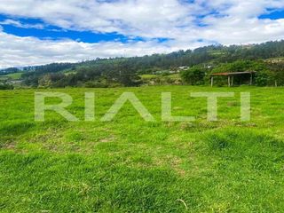 Foto 2 de En venta terreno plano ubicado en Uyumbicho.