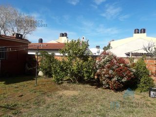 2 Casas en Venta 5 ambientes  - Mar Del Tuyu