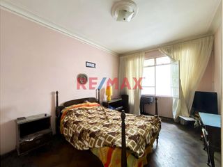 Foto 14 de Es tu oportunidad de vivir en el distrito más seguro y tranquilo de Lima.

La casa se ubica en una linda y bien cuidada quinta, a una cuadra del mal