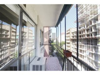 Venta departamento 3 ambientes – Piso alto con balcón al frente y baulera