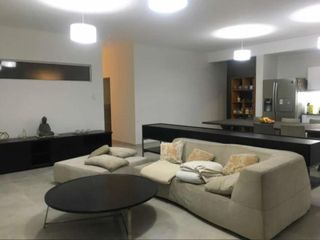Casa en venta - 4 Dormitorios 2 Baños - 350Mts2 - Villa Elisa