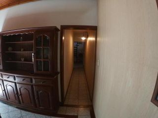 Casa en venta - 3 Dormitorios 2 Baños - Cocheras - 194Mts2 - General San Martín