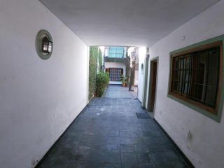 Casa en venta - 3 Dormitorios 2 Baños - Cocheras - 194Mts2 - General San Martín