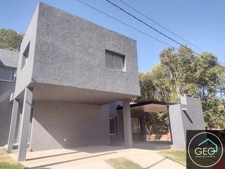 Casa en venta de 2 dor APTA BANCOR c/ cochera en Villa Catalina, Río Ceballos