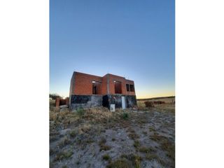 Foto 4 de VENTA-LOTE MAS CASA EN CONSTRUCCIÓN-SINSACATE