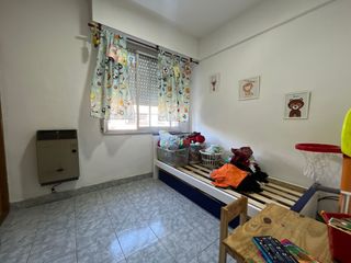 En Venta Departamento cuatro ambientes, Barrio Piedrabuena. (Excelente)