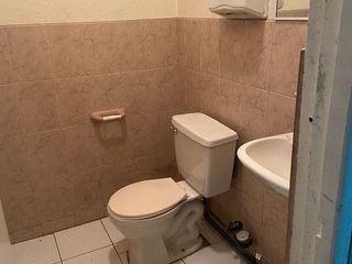 Foto 4 de Venta  local comercial CCNU cerca de la plataforma centro norte Quito