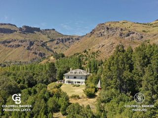 VENTA Casa única de 680 m2 de Estilo Belga sobre 20 hectáreas en San Martin de los Andes