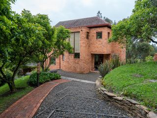 Foto 1 de casa campestre en venta en vereda santa lucia. Cod V1088031