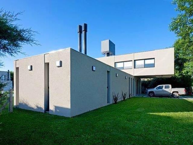 Casa en venta en  barrio  cerrado Santa Ana