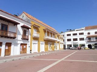 CASA-LOCAL en ARRIENDO/VENTA en Cartagena Plaza de la Aduana