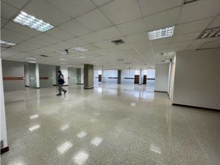 ARRIENDO OFICINA ESPECIAL PARA  CALL CENTER EN LA AGUCATALA MEDELLIN