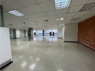 ARRIENDO OFICINA ESPECIAL PARA  CALL CENTER EN LA AGUCATALA MEDELLIN