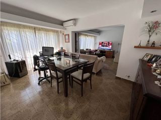 Foto 4 de Chalet 4 ambientes con dependencia y quincho